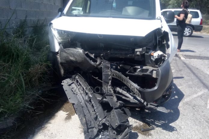 Στο Νοσοκομείο Χανίων μητέρα με τα δύο της παιδιά μετά από τροχαίο