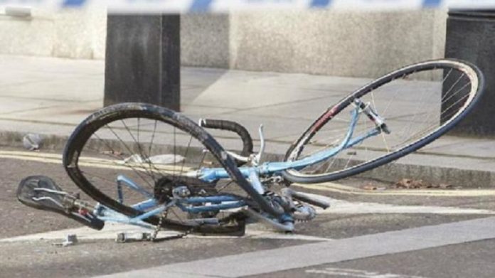 Νεκρή ποδηλάτισσα που συγκρούστηκε με φορτηγό