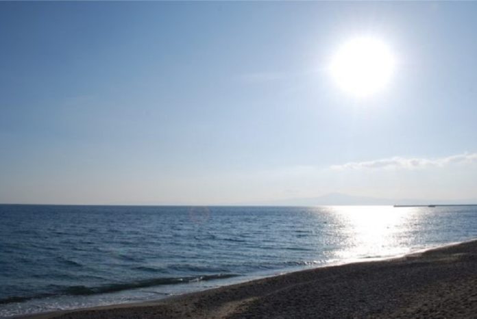 Υποχωρούν οι βοριάδες, έρχεται καύσωνας: Τι προβλέπει για τη νέα εβδομάδα ο Μανώλης Λέκκας