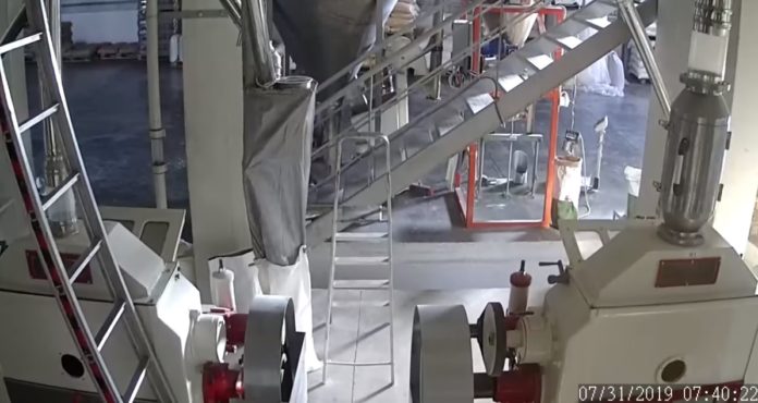 Καρέ – καρέ ο σεισμός, όπως καταγράφηκε από κάμερα ασφαλείας