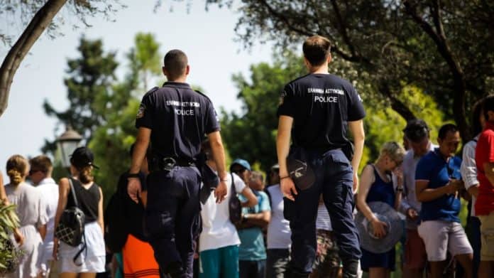 Αστυνομικοί θα περπατήσουν πάνω από 25 χιλιόμετρα για συνάδελφό τους