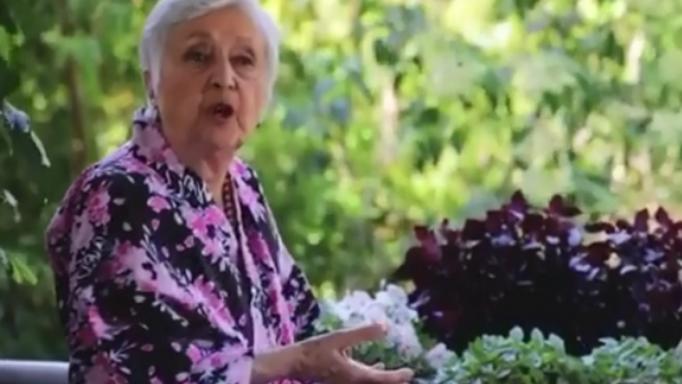 Γιώργος Καπουτζίδης: Η Θεοπούλα επιστρέφει! – Βίντεο