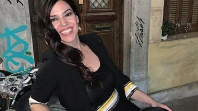 Ναταλία Δραγούμη: Ποζάρει topless και η Αποστολία Ζώη απαθανατίζει τη στιγμή!