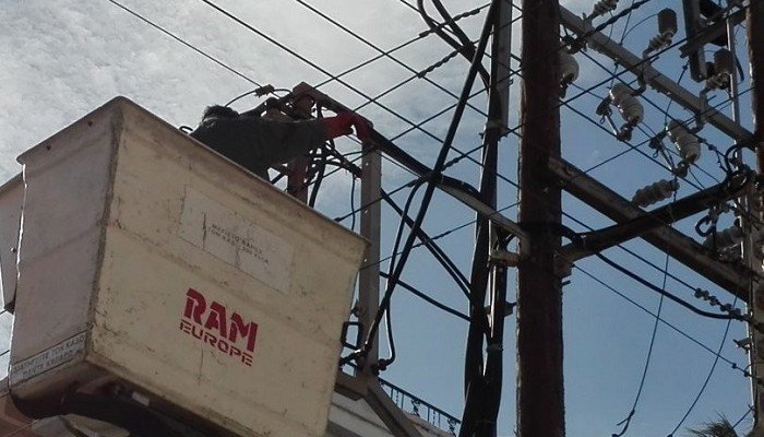 Χανιά: Καλώδιο της ΔΕΗ κόπηκε και έπεσε στον δρόμο