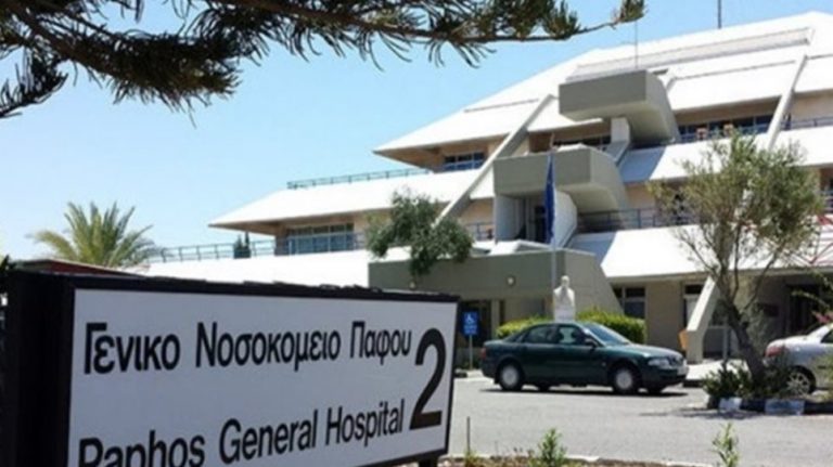 Άγριο ξύλο μεταξύ γιατρών για τα... μάτια μιας νοσοκόμας