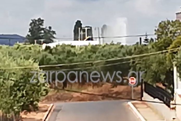 Δέκα μέτρα ύψος έφτασε το νερό από σπασμένη σωλήνα στα Χανιά!
