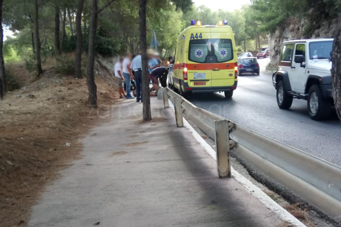 Στο νοσοκομείο οδηγός μηχανής μετά από εκτροπή στην Κ. Μητσοτάκη
