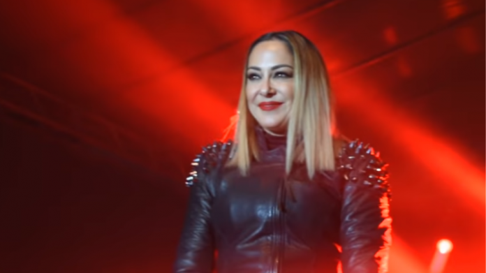 Η Μελίνα Ασλανίδου «λιώνει» στη γυμναστική (vid)