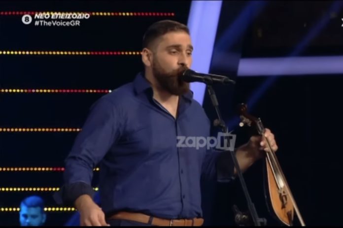 Ο Κρητικός που πήγε στο Voice και κέρασε τσικουδιές: Τα «έτσουξαν» οι κριτές – Οι επικές ατάκες