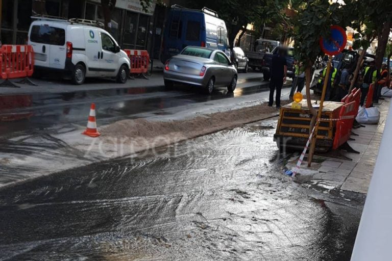 Πλημμύρισε κεντρικός δρόμος στα Χανιά (φωτο)