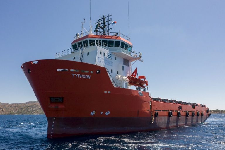 Χανιά: 5 τόνους σκουπίδια μάζεψε ο «Τυφώνας» σε 10 μέρες από τις ακτές (φωτο)