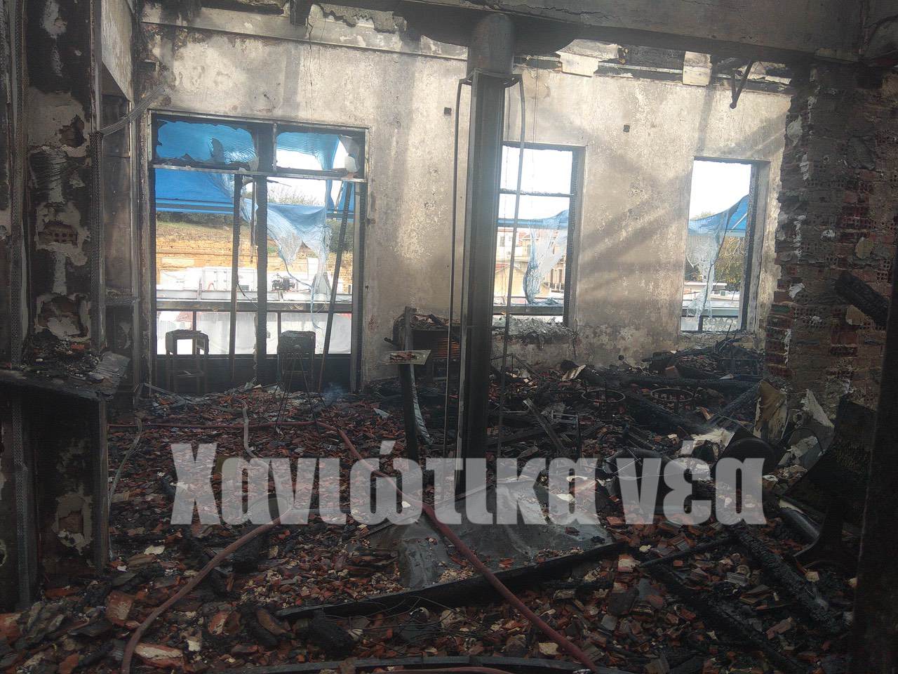 Χανιά: Ολοκληρωτική καταστροφή στην καφετέρια που ξέσπασε πυρκαγιά (φωτο)