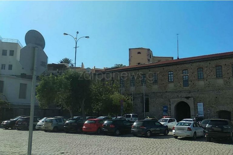 Εξηγήσεις σχετικά με την παρουσία αυτοκινήτων στο Ενετικό Λιμάνι των Χανίων και συγκεκριμένα στην πλατεία Κατεχάκη όπου πραγματοποιείται από χθες το 2ο Chania Business Forum, έδωσε ο Δήμαρχος Χανίων Παναγιώτης Σημανδηράκης.