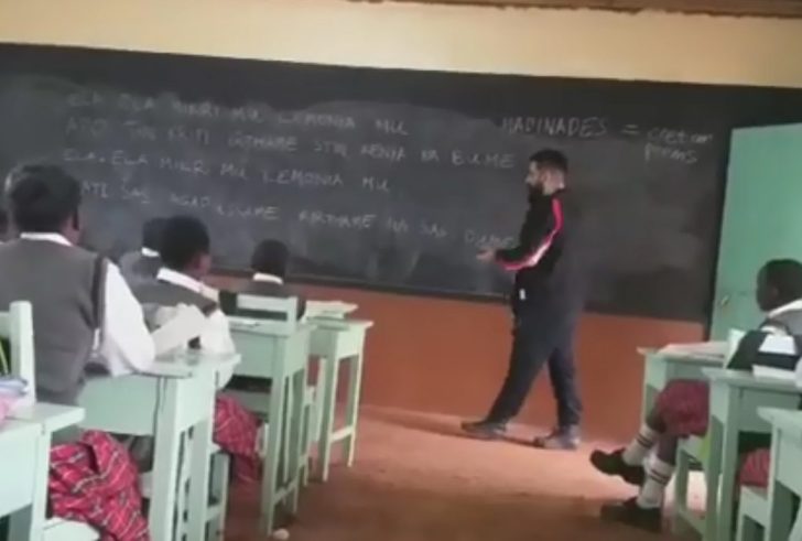 Μαθήτριες στην Κένυα τραγουδούν κρητικές μαντινάδες (video)