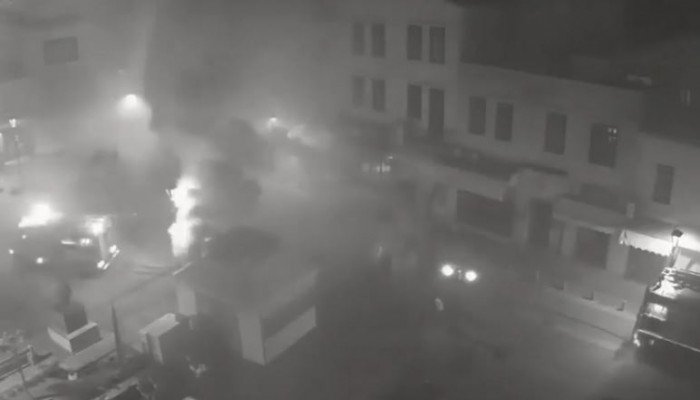 Χανιά: Συνέλαβαν τον εν διαστάσει σύζυγο για τη φωτιά του περιπτέρου στην Μητροπόλεως