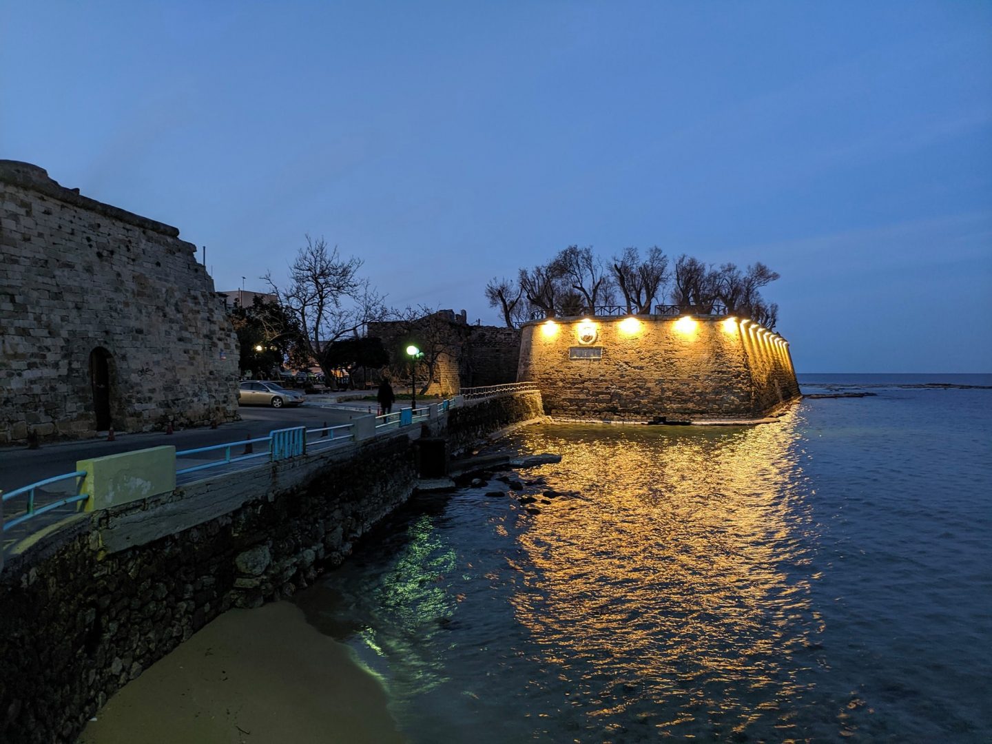 Χανιά: Φωτίστηκε ξανά έπειτα από πολλά χρόνια η Πύλη της Άμμου (φωτο)