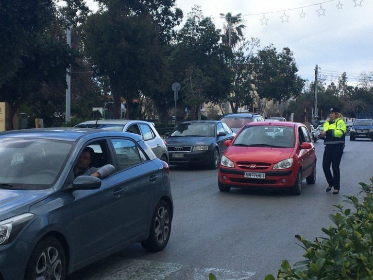 Χανιά: Αλκοολόμετρα και συμβουλές μοίρασε η τροχαία (φωτο)