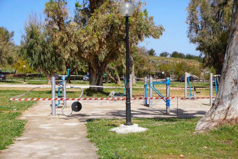 Χανιά: Έπεσαν πρόστιμα στους Αγίους Αποστόλους - Δείτε γιατί