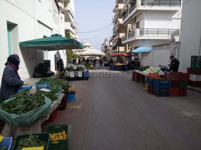Χανιά: Με αποστάσεις ασφαλείας, γάντια και μάσκες η λαϊκή αγορά (φωτο)