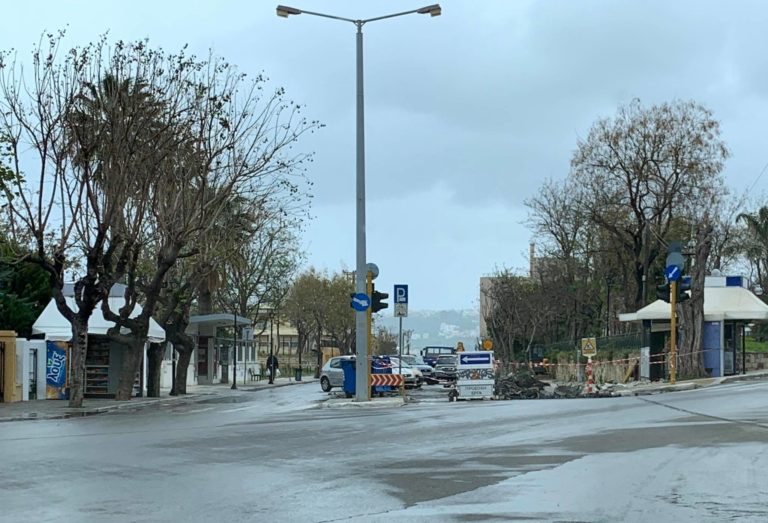 Χανιά: Τέρμα οι θέσεις πάρκινγκ μπροστά από το Ωδείο (φωτο)