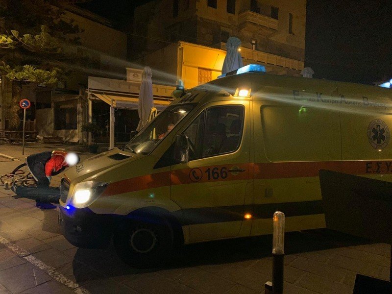 Χανιά: Ποδηλάτης έπεσε και τραυματίστηκε σοβαρά στο παλιό λιμάνι (φωτο)