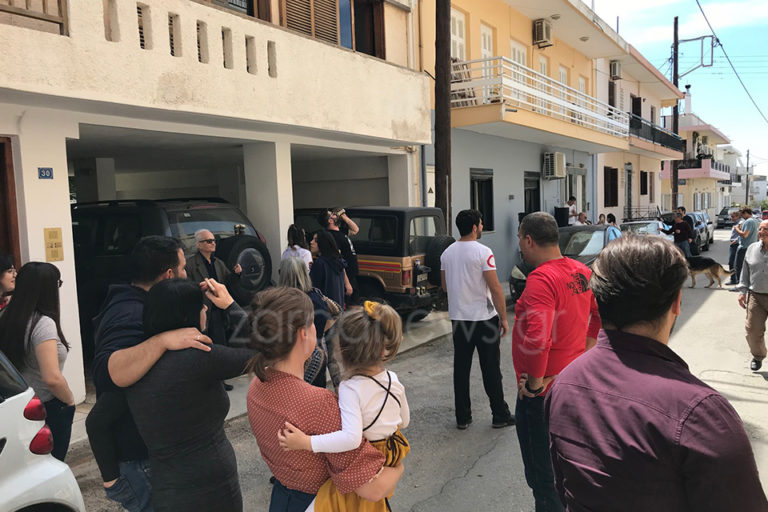 Χανιά: Γιόρτασαν το Πάσχα με μεγάλο γλέντι σε γειτονιά στα (φωτο - video)