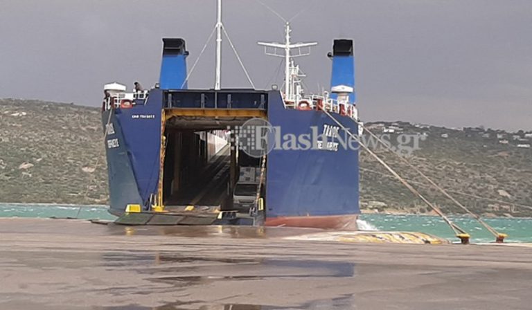Χανιά: Έσπασε κάβος σε πλοίο στο λιμάνι (φωτο)