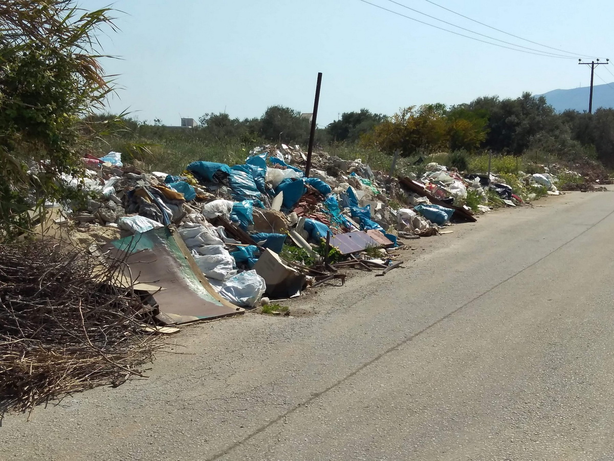 Χανιά: Πέταξαν ξανά νεκρό ζώο σε αυτοσχέδια χωματερή! (φωτο)