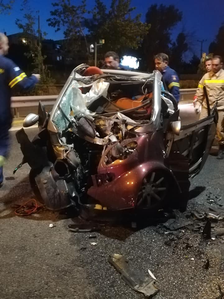 Σοβαρό τροχαίο λόγω κινητού - Από θαύμα δεν θρηνήσαμε θύματα (φωτο)