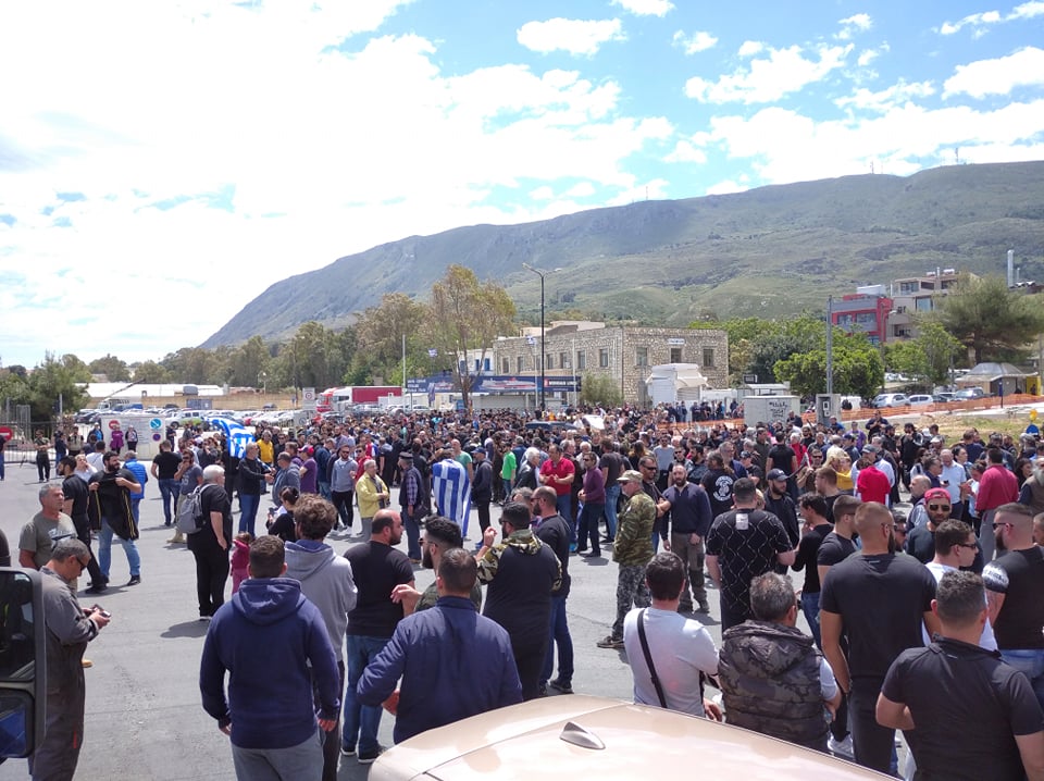 Χανιά: Συγκέντρωση στο λιμάνι - Εναντιώνονται σε πιθανή αποβίβαση μεταναστών (φωτο)