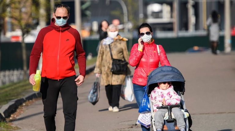 Έρευνα: Πότε τελειώνει η πανδημία; - Η ημερομηνία «εξόδου» για την Ελλάδα
