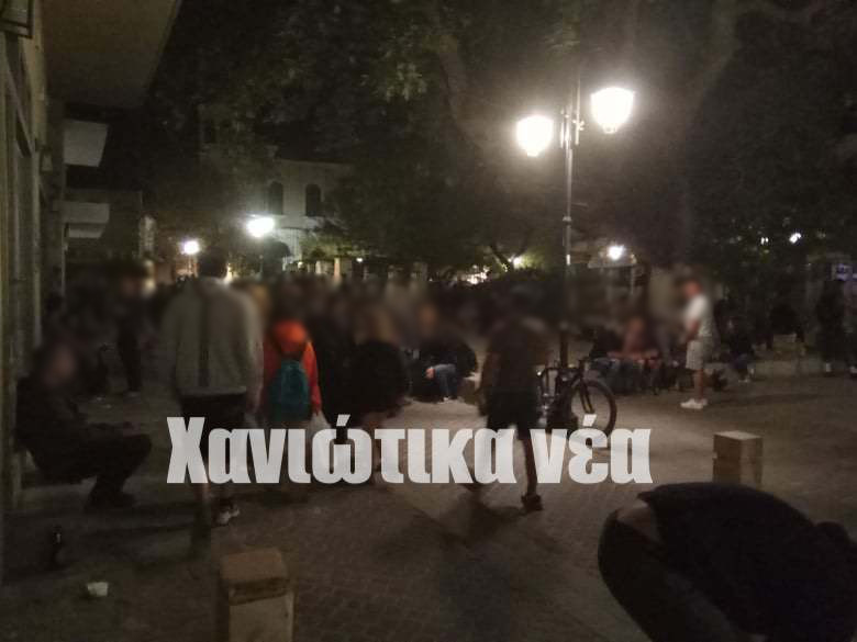 Χανιά: Party και κοσμοσυρροή σε κεντρική πλατεία της πόλης (φωτο)