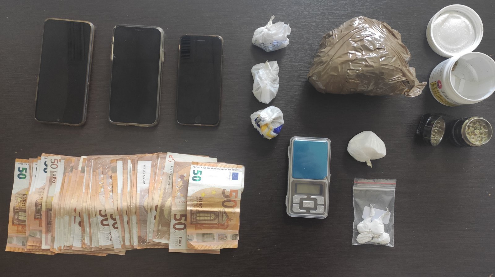 Χανιά: Συνελήφθησαν τρία άτομα για κατοχή και διακίνηση ναρκωτικών ουσιών (φωτο)