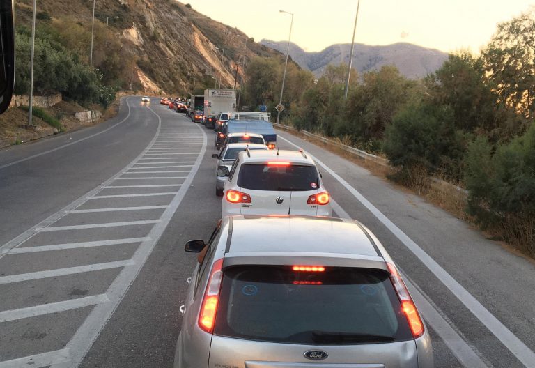 Χανιά: Αποσύρονται τα φανάρια από την εθνική λόγο ουρών