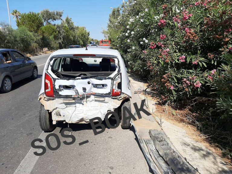 Καραμπόλα τριών ΙΧ σημειώθηκε στην Εθνική οδό (φωτο)