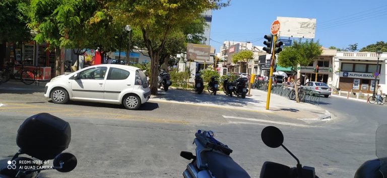 Χανιά: Απίστευτο παρκάρισμα στο κέντρο της πόλης (φωτο)