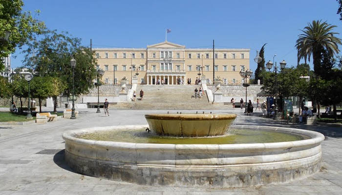 18χρονος Χανιώτης δέχθηκε επίθεση από συμμορία ανηλίκων στην πλατεία Συντάγματος