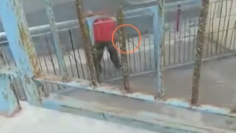 Κρήτη: Γείτονας σχολείου που τελεί υπό κατάληψη απειλούσε μαθητές με τσεκούρι (video)