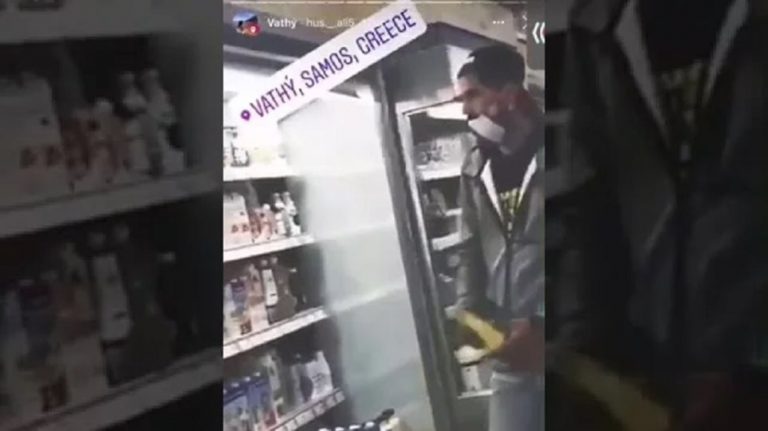 Μετανάστες έγλειφαν τρόφιμα σε σούπερ μάρκετ και γελούσαν (video)