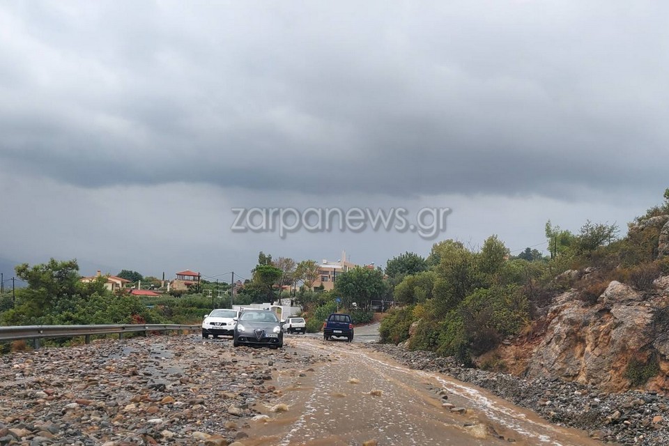 Χανιά: Προσοχή υποχώρησε το βουνό στο κεντρικό δρόμο Σούδα - Ακρωτήρι (φωτο)
