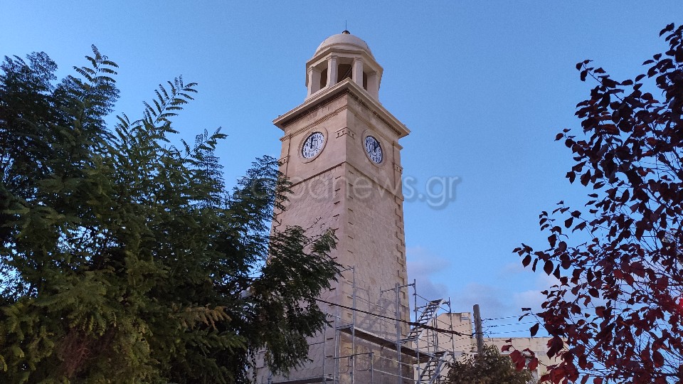 Χανιά: Επιτέλους αφαιρέθηκαν οι σκαλωσιές από το Ρολόι του Κήπου (φωτο)