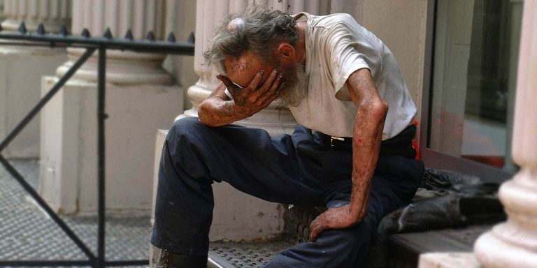 Κρήτη: Ιδιοκτήτης παραχωρεί το ξενοδοχείο του για τους άστεγους (video)