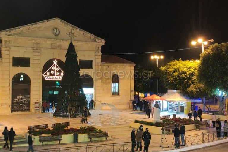 Χανιά: Δείτε ζωντανά τη φωταγώγηση του Χριστουγεννιάτικου Δέντρου (video)