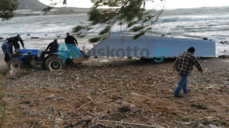 Χανιά: Σωστική λέμβος αναποδογυρισμένη κινητοποίησε το Λιμενικό (φωτο)