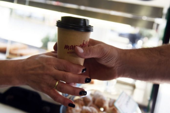 Χανιά: Έπεσαν τα πρώτα πρόστιμα σε καφέ take away και πελάτες