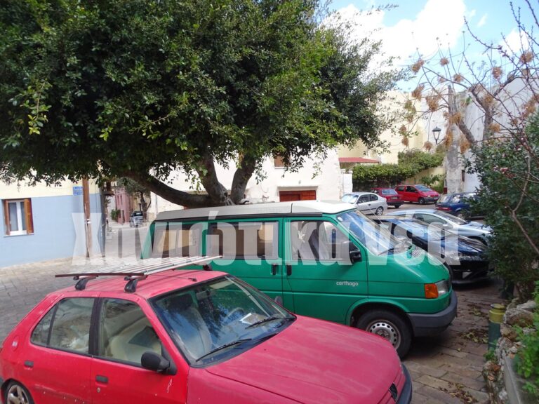 Χανιά: Βραχνάς η στάθμευση στην Παλιά Πόλη (φωτo)