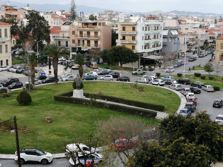 Χανιά: Μηχανοκίνητη πορεία από εργαζόμενους στον επισιτισμό (φωτο)