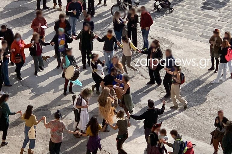 Χανιά: Μασκαράδες γιόρτασαν το Lockdown με χορούς και τραγούδια (video)