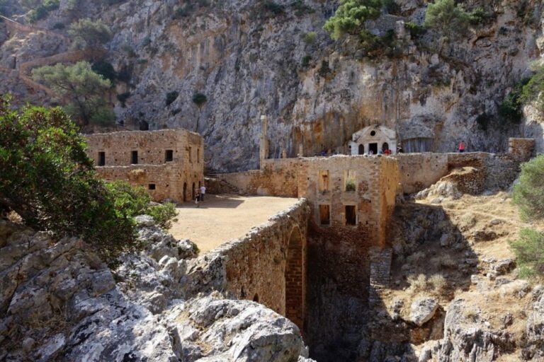 Χανιά: Η Μονή Γουβερνέτου «κλείνει» μια τεράστια περιοχή, πόλο έλξης χιλιάδων επισκεπτών (φωτο)
