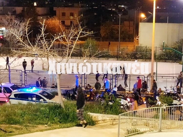 Χανιά: Έλεγχοι για συνωστισμό στο πάρκο Αμπεριάς (φωτο)